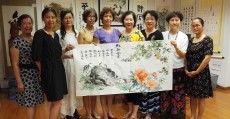 群英荟萃展书画　两岸姐妹一家亲