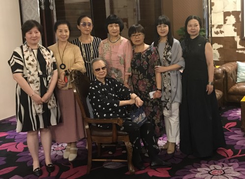 <strong>筹委会主席团部分北京成员来沪拜访陈佩秋主席</strong>